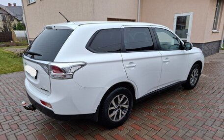 Mitsubishi Outlander III рестайлинг 3, 2014 год, 1 450 000 рублей, 5 фотография