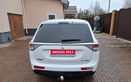Mitsubishi Outlander III рестайлинг 3, 2014 год, 1 450 000 рублей, 6 фотография