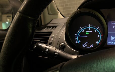 Toyota Land Cruiser Prado 150 рестайлинг 2, 2013 год, 3 090 000 рублей, 21 фотография