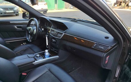 Mercedes-Benz E-Класс, 2013 год, 1 350 000 рублей, 9 фотография