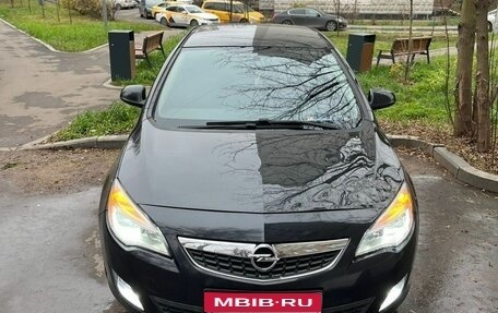 Opel Astra J, 2011 год, 579 000 рублей, 1 фотография