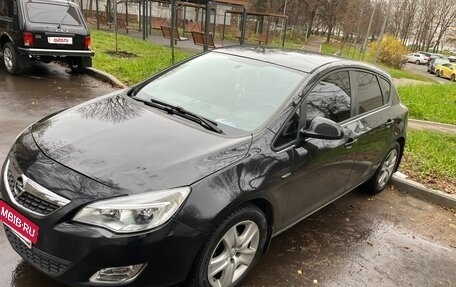 Opel Astra J, 2011 год, 579 000 рублей, 2 фотография