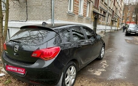 Opel Astra J, 2011 год, 579 000 рублей, 3 фотография