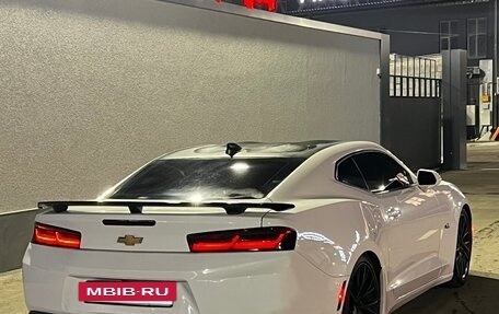 Chevrolet Camaro VI, 2016 год, 4 200 000 рублей, 5 фотография