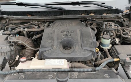 Toyota Land Cruiser Prado 150 рестайлинг 2, 2015 год, 4 050 000 рублей, 6 фотография