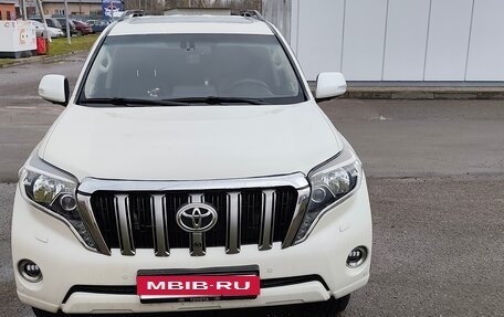Toyota Land Cruiser Prado 150 рестайлинг 2, 2015 год, 4 050 000 рублей, 2 фотография