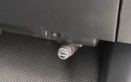 Toyota Land Cruiser Prado 150 рестайлинг 2, 2015 год, 4 050 000 рублей, 10 фотография