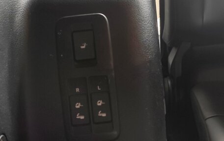 Toyota Land Cruiser Prado 150 рестайлинг 2, 2015 год, 4 050 000 рублей, 18 фотография