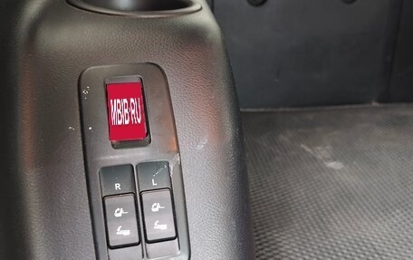 Toyota Land Cruiser Prado 150 рестайлинг 2, 2015 год, 4 050 000 рублей, 12 фотография