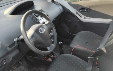 Toyota Yaris III рестайлинг, 2008 год, 390 000 рублей, 12 фотография