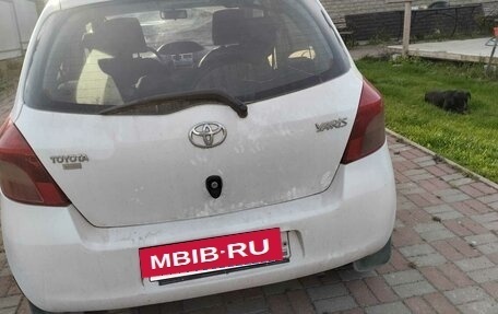 Toyota Yaris III рестайлинг, 2008 год, 390 000 рублей, 2 фотография
