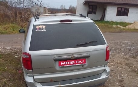 Chrysler Town & Country IV, 2005 год, 530 000 рублей, 1 фотография