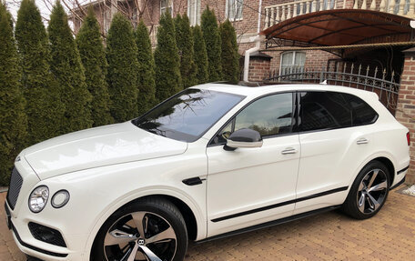 Bentley Bentayga I, 2017 год, 10 450 000 рублей, 2 фотография