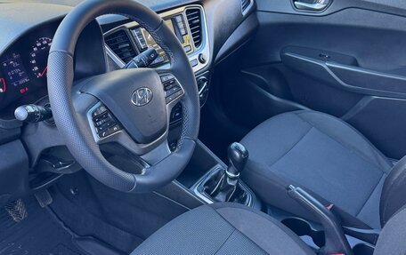 Hyundai Solaris II рестайлинг, 2018 год, 899 999 рублей, 6 фотография