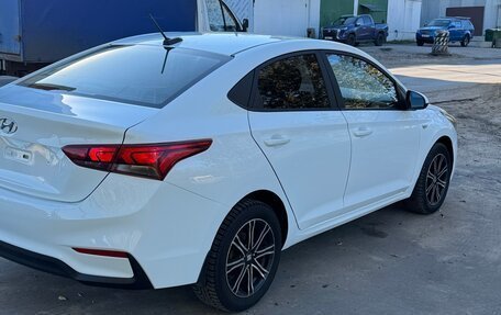 Hyundai Solaris II рестайлинг, 2018 год, 899 999 рублей, 3 фотография