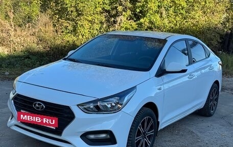 Hyundai Solaris II рестайлинг, 2018 год, 899 999 рублей, 4 фотография