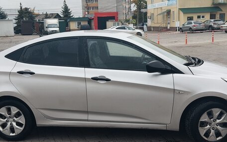 Hyundai Solaris II рестайлинг, 2015 год, 450 000 рублей, 2 фотография