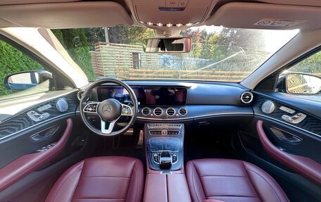 Mercedes-Benz E-Класс, 2018 год, 3 300 000 рублей, 2 фотография