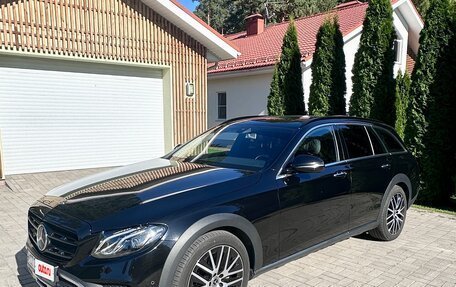 Mercedes-Benz E-Класс, 2018 год, 3 300 000 рублей, 8 фотография