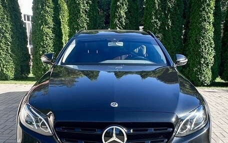 Mercedes-Benz E-Класс, 2018 год, 3 300 000 рублей, 6 фотография