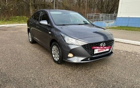 Hyundai Solaris II рестайлинг, 2021 год, 1 580 000 рублей, 2 фотография