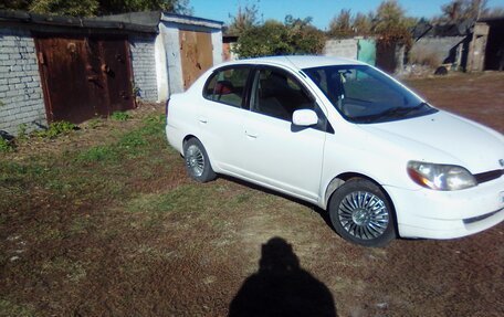 Toyota Platz, 2000 год, 350 000 рублей, 2 фотография