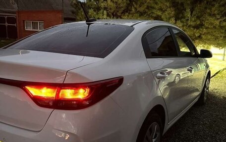 KIA Rio IV, 2022 год, 1 450 000 рублей, 2 фотография