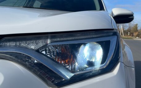 Toyota RAV4, 2017 год, 2 600 000 рублей, 14 фотография