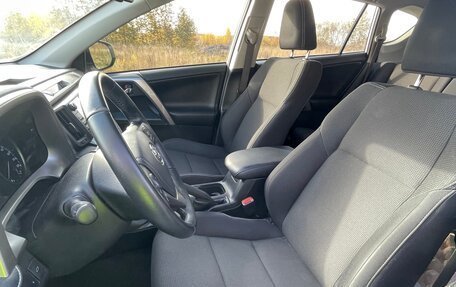 Toyota RAV4, 2017 год, 2 600 000 рублей, 12 фотография