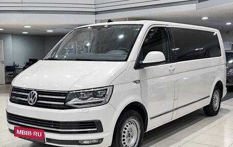 Volkswagen Caravelle T6 рестайлинг, 2018 год, 2 350 000 рублей, 1 фотография