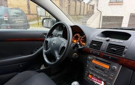 Toyota Avensis III рестайлинг, 2006 год, 1 000 000 рублей, 9 фотография