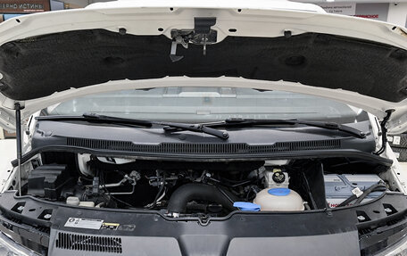 Volkswagen Caravelle T6 рестайлинг, 2018 год, 2 350 000 рублей, 9 фотография