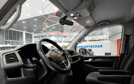 Volkswagen Caravelle T6 рестайлинг, 2018 год, 2 350 000 рублей, 16 фотография