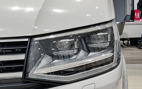 Volkswagen Caravelle T6 рестайлинг, 2018 год, 2 350 000 рублей, 17 фотография