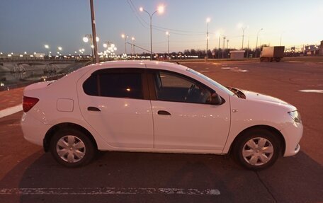 Renault Logan II, 2017 год, 770 000 рублей, 5 фотография