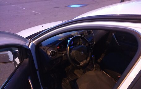 Renault Logan II, 2017 год, 770 000 рублей, 9 фотография