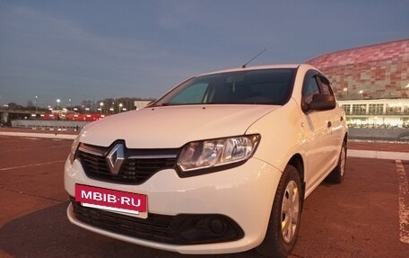 Renault Logan II, 2017 год, 770 000 рублей, 2 фотография