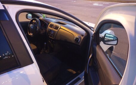 Renault Logan II, 2017 год, 770 000 рублей, 12 фотография