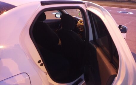 Renault Logan II, 2017 год, 770 000 рублей, 11 фотография