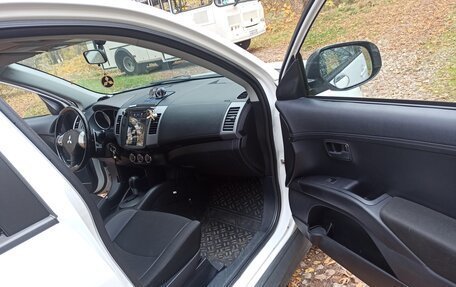 Mitsubishi Outlander III рестайлинг 3, 2010 год, 1 200 000 рублей, 4 фотография