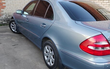 Mercedes-Benz E-Класс, 2004 год, 1 000 000 рублей, 5 фотография