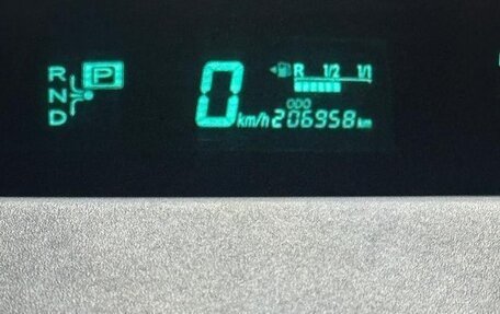 Toyota Prius, 2008 год, 900 000 рублей, 8 фотография