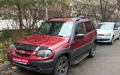 Chevrolet Niva I рестайлинг, 2019 год, 810 000 рублей, 2 фотография