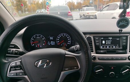 Hyundai Solaris II рестайлинг, 2021 год, 1 250 000 рублей, 5 фотография