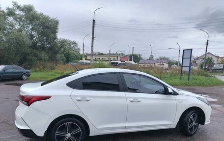 Hyundai Solaris II рестайлинг, 2021 год, 1 250 000 рублей, 2 фотография