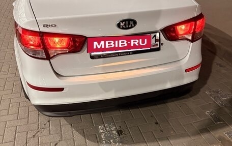 KIA Rio III рестайлинг, 2015 год, 1 050 000 рублей, 2 фотография