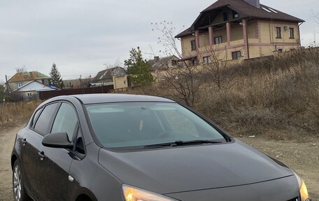 Opel Astra J, 2013 год, 870 000 рублей, 1 фотография