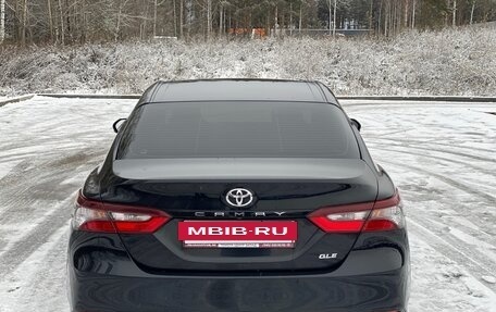 Toyota Camry, 2022 год, 2 900 000 рублей, 10 фотография