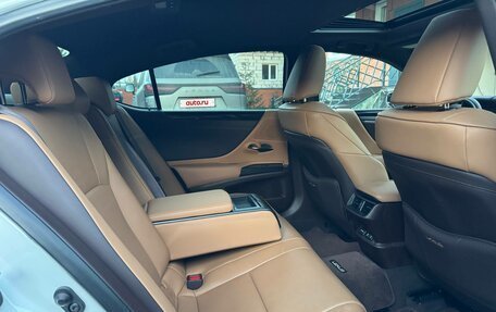 Lexus ES VII, 2018 год, 3 880 000 рублей, 17 фотография