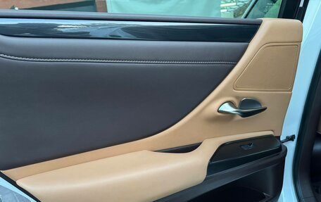Lexus ES VII, 2018 год, 3 880 000 рублей, 13 фотография